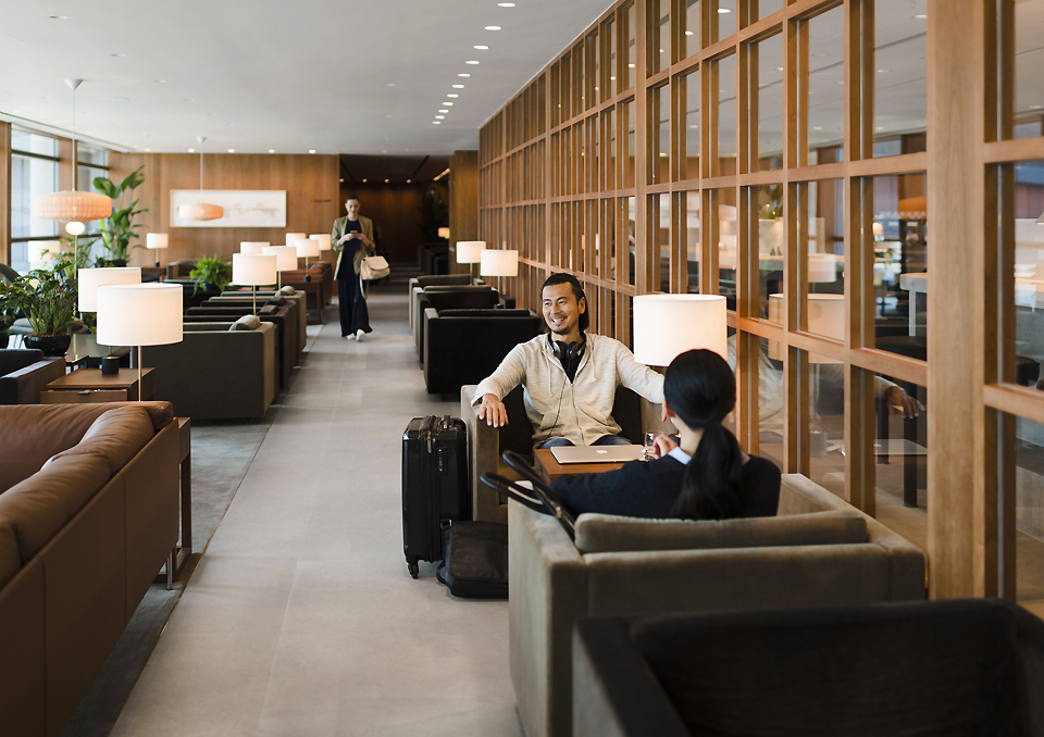 cathay pacific new business class lounge