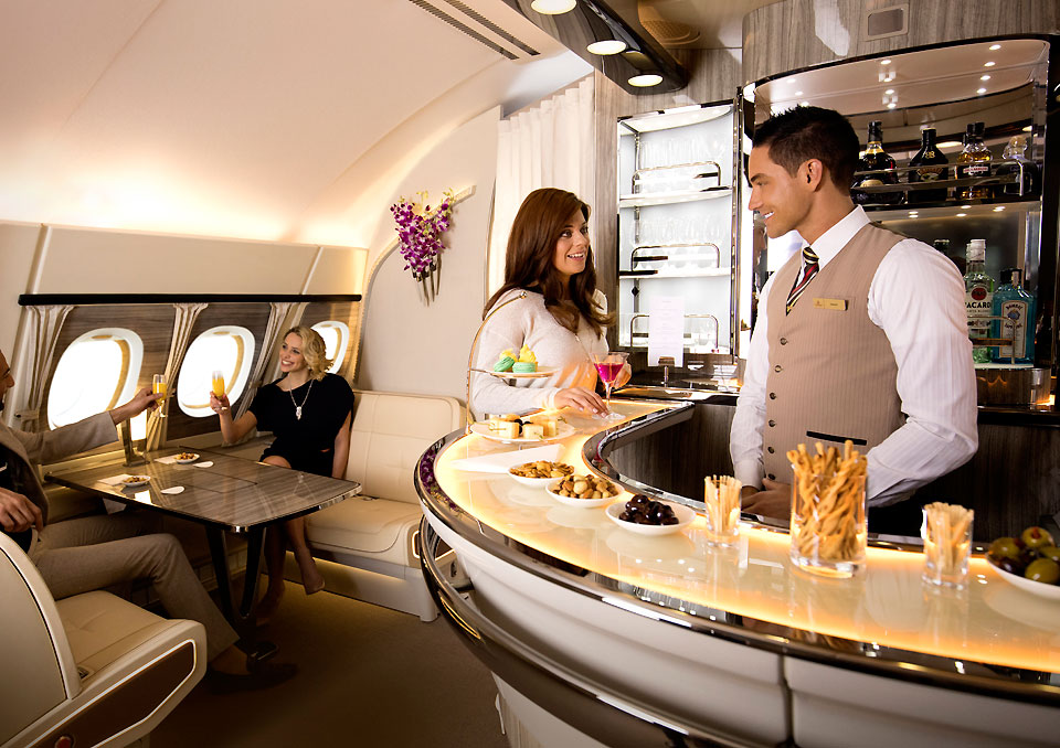 Emirates-A380-Onboard-new_lounge