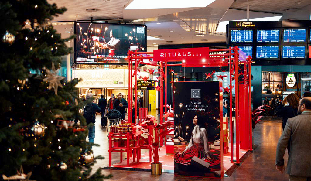 Festive shopping at Amsterdam Schiphol Airport